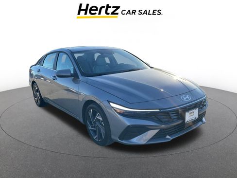 Used 2025 Hyundai Elantra Limited image 1