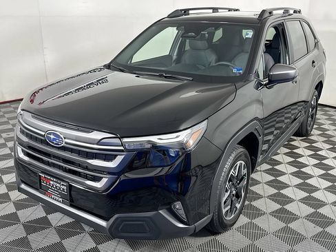 Used 2026 Subaru Forester Premium AWD/4WD image 3