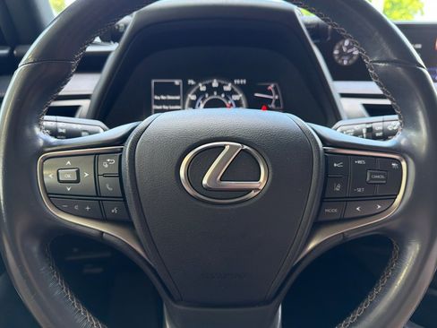 Used 2021 Lexus UX 200 w/ Accessory Package (Z1) FWD image 28