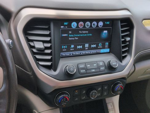 Used 2018 GMC Acadia Denali w/ Technology Package AWD/4WD image 13