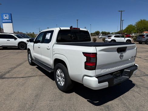 Used 2022 Nissan Frontier SV AWD/4WD image 8