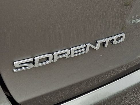 Used 2016 Kia Sorento FWD w/ LX Convenience Package image 25