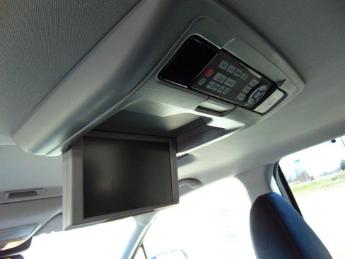 Used 2017 Honda Pilot Touring image 10