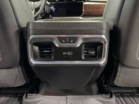 Used 2024 GMC Sierra 3500 Denali Ultimate AWD/4WD image 31