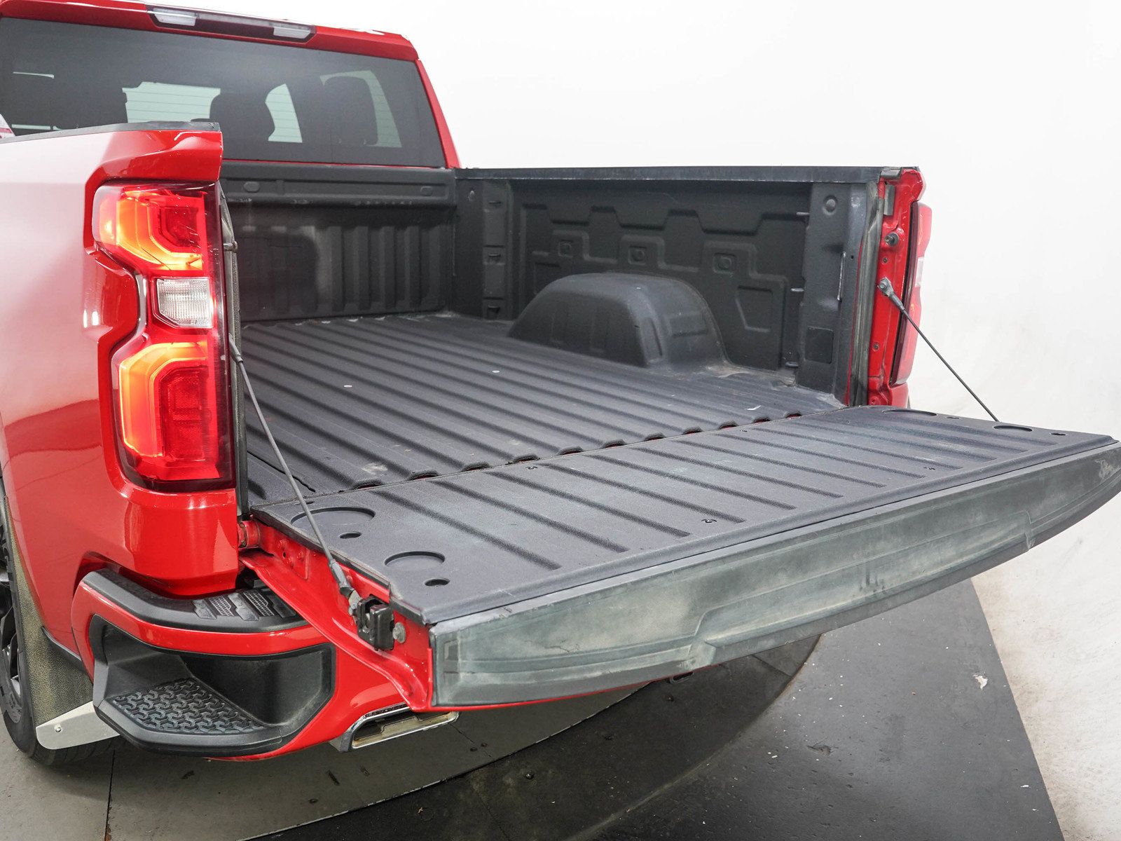 Used 2021 Chevrolet Silverado 1500 RST AWD/4WD image 9
