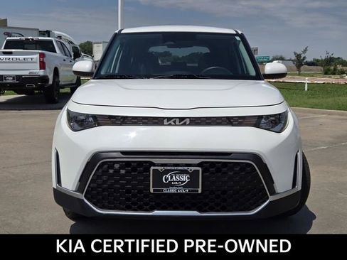 Certified 2025 Kia Soul LX w/ LX Technology Package FWD image 2
