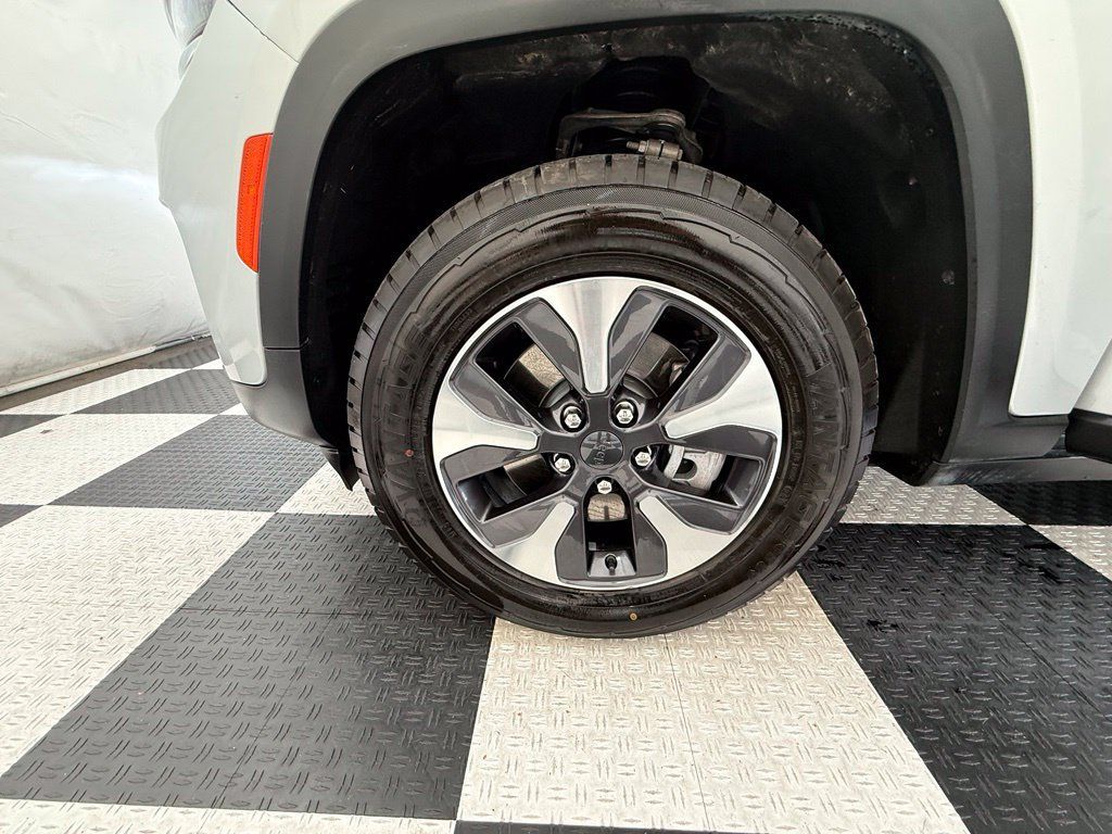 Used 2024 Jeep Grand Cherokee Limited 4xe AWD/4WD image 11