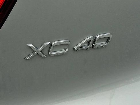 Certified 2023 Volvo XC40 B5 Plus w/ Protection Package Premier AWD/4WD image 30