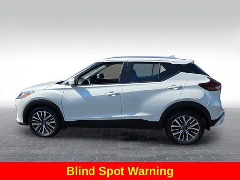 Used 2024 Nissan Kicks SV FWD image 5