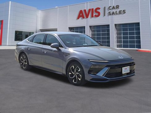 Used 2025 Hyundai Sonata SEL FWD image 3