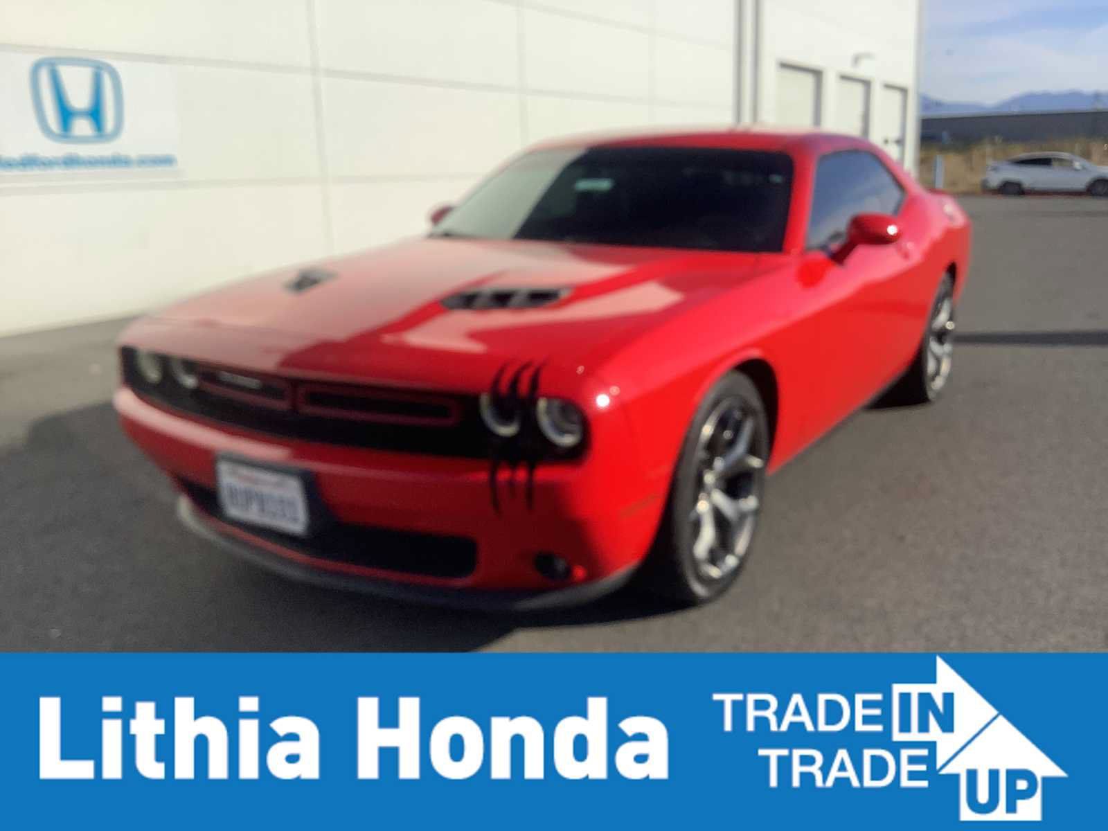 Used 2015 Dodge Challenger SXT Plus RWD image 1