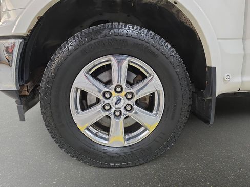 Used 2018 Ford F150 Lariat w/ Equipment Group 502A Luxury AWD/4WD image 17