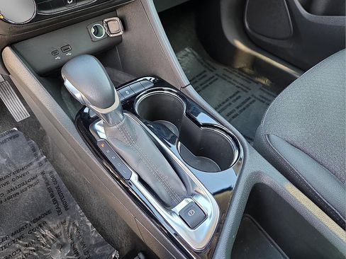 Used 2025 Buick Encore GX Preferred image 25