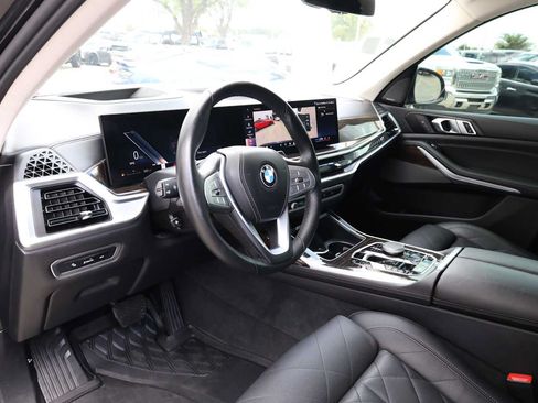 Used 2024 BMW X7 xDrive40i AWD/4WD image 3