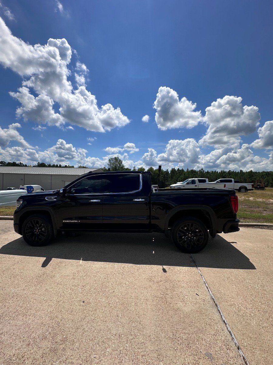 Used 2022 GMC Sierra 1500 Denali AWD/4WD image 3