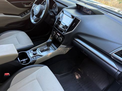 Used 2019 Subaru Forester Premium AWD/4WD image 17
