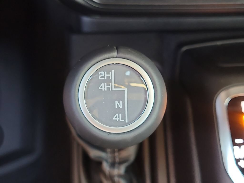 New 2026 Jeep Wrangler Unlimited Sahara AWD/4WD image 32