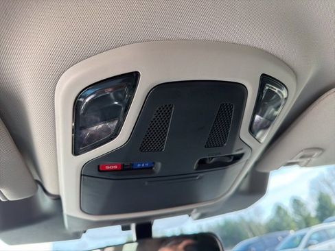 Used 2024 Subaru Outback Premium image 19