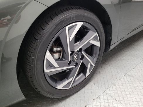 Used 2025 Hyundai Elantra SEL FWD image 31
