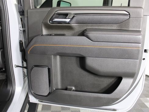 Used 2025 GMC Sierra 3500 AT4 image 35