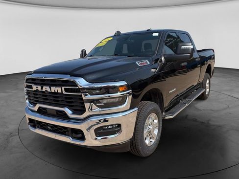 Used 2026 RAM 2500 Big Horn AWD/4WD image 4
