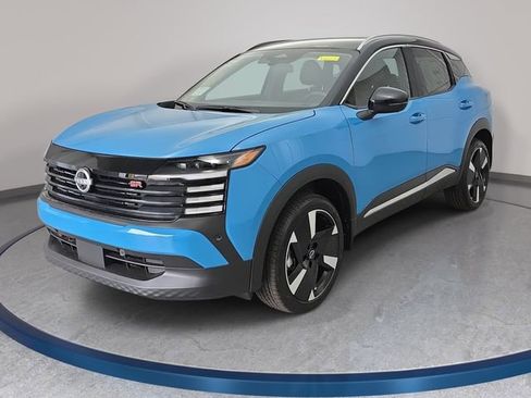 New 2026 Nissan Kicks SR FWD image 1