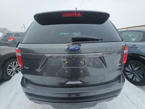 Used 2017 Ford Explorer XLT w/ Equipment Group 202A AWD/4WD image 5