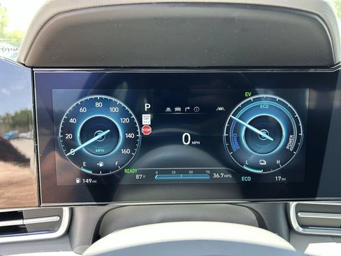 New 2025 Hyundai Elantra SEL FWD image 29