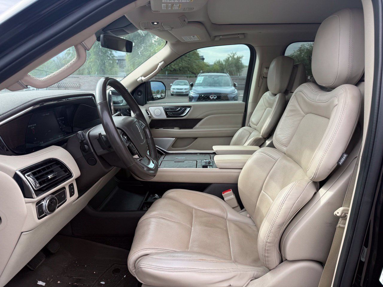 Used 2021 Lincoln Navigator L Reserve AWD/4WD image 14