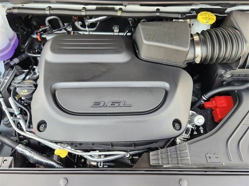 New 2026 Chrysler Pacifica Pinnacle image 25