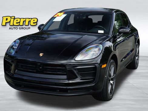 Used 2024 Porsche Macan AWD/4WD image 1