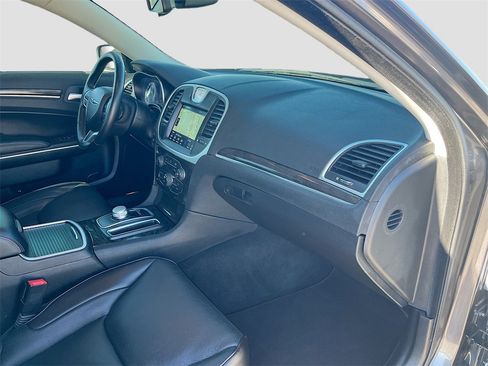 Used 2022 Chrysler 300 Touring L w/ Popular Equipment Group image 30