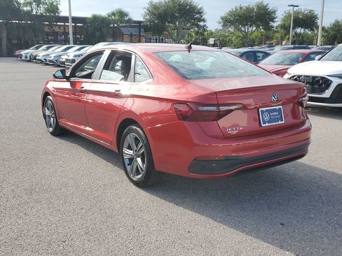 Certified 2024 Volkswagen Jetta SE w/ Panoramic Sunroof Package FWD image 6