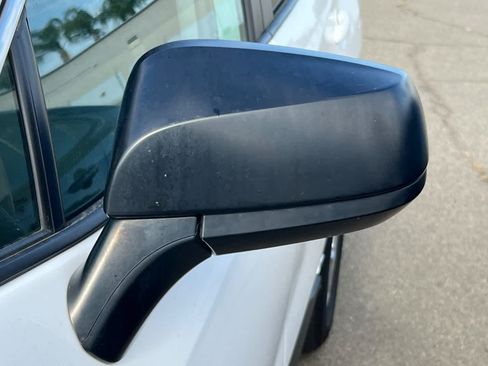 Used 2021 Toyota RAV4 LE AWD/4WD image 9