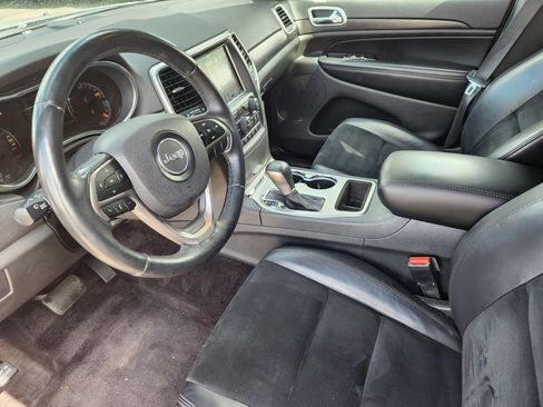 Used 2018 Jeep Grand Cherokee Altitude AWD/4WD image 7