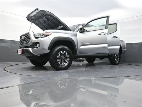 Used 2022 Toyota Tacoma TRD Off-Road image 37