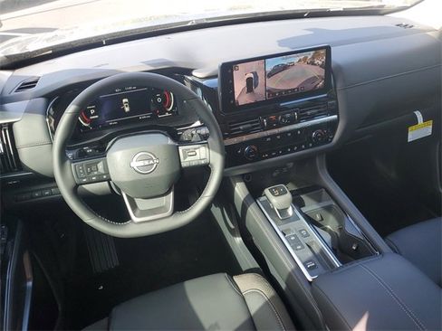 New 2026 Nissan Pathfinder SL image 11