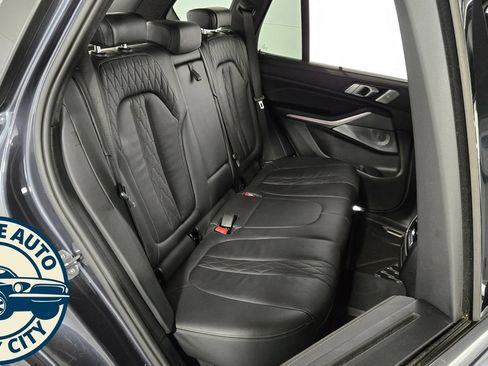 Used 2019 BMW X5 xDrive50i w/ Off-Road Package AWD/4WD image 5