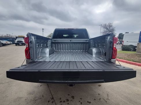 Used 2025 Chevrolet Silverado 1500 LT image 4