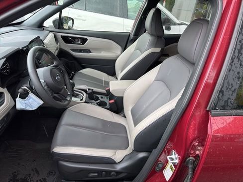 Used 2025 Subaru Forester Limited image 5