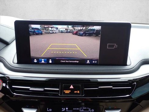 Used 2025 Acura MDX SH-AWD image 19