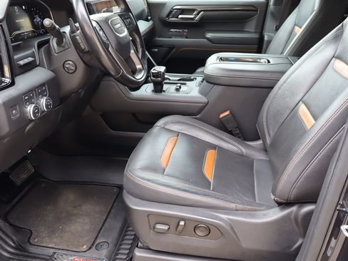 Used 2022 GMC Sierra 1500 AT4 w/ AT4 Premium Package AWD/4WD image 16