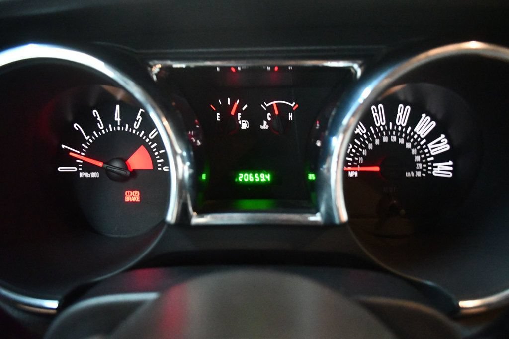 Used 2005 Ford Mustang GT RWD image 39