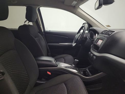 Used 2020 Dodge Journey SE w/ SE Popular Equipment Group FWD image 21