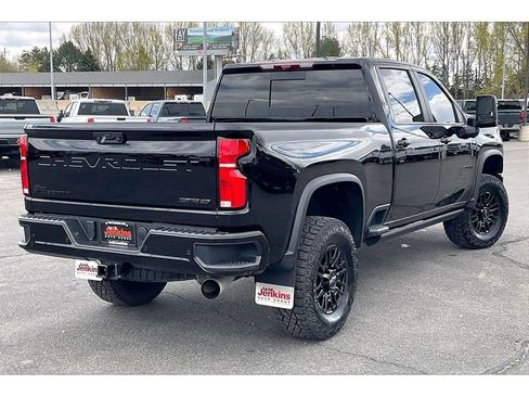 Used 2025 Chevrolet Silverado 2500 ZR2 w/ Technology Package AWD/4WD image 15