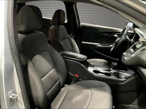 Used 2018 Chevrolet Malibu LT FWD image 27