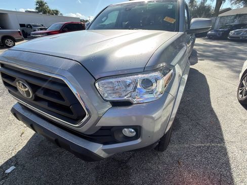Used 2020 Toyota Tacoma SR5 RWD image 4