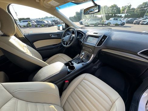 Used 2016 Ford Edge SEL w/ Equipment Group 201A FWD image 11