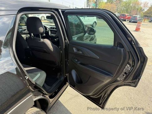 Used 2021 Chevrolet TrailBlazer LS FWD image 11