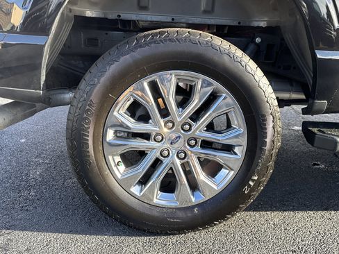 Used 2025 Ford F150 Lariat w/ Equipment Group 502A High image 19